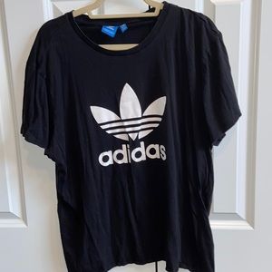 Adias Tshirt